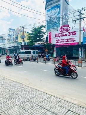 Bán nhà mặt tiền 917 Quang Trung Phường 14 Quận Gò Vấp. 